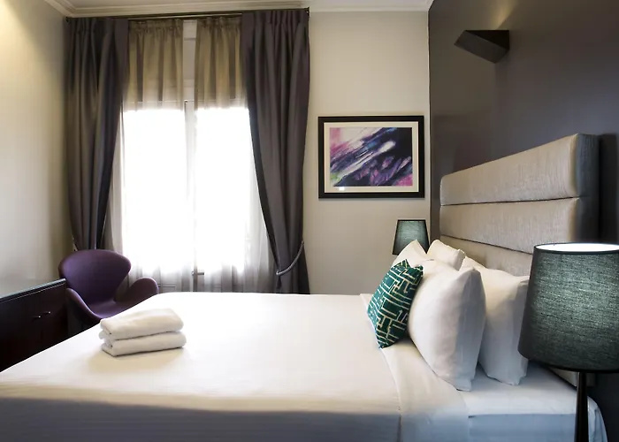 Cheap hotels Challis Potts Point