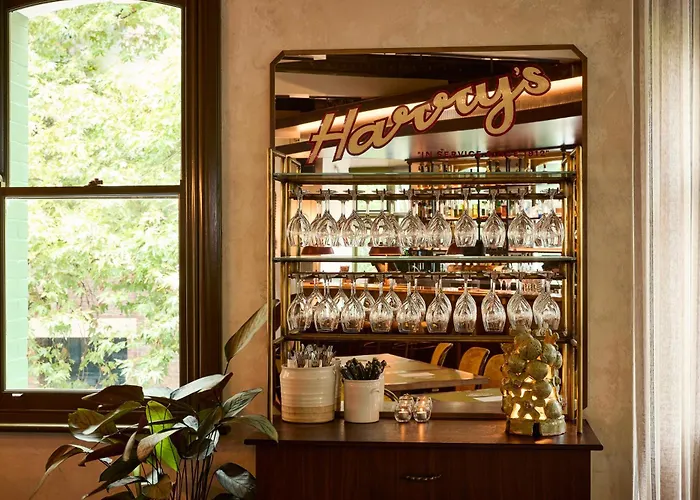 In Luxury hotels Harry, An Ascend Collection