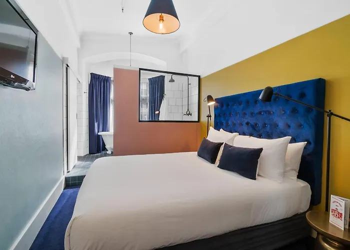 In Luxury hotels Harry, An Ascend Collection